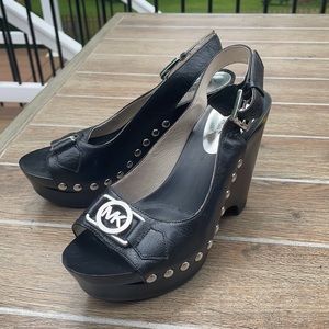 Michael Kors black leather sandal 6.5 M